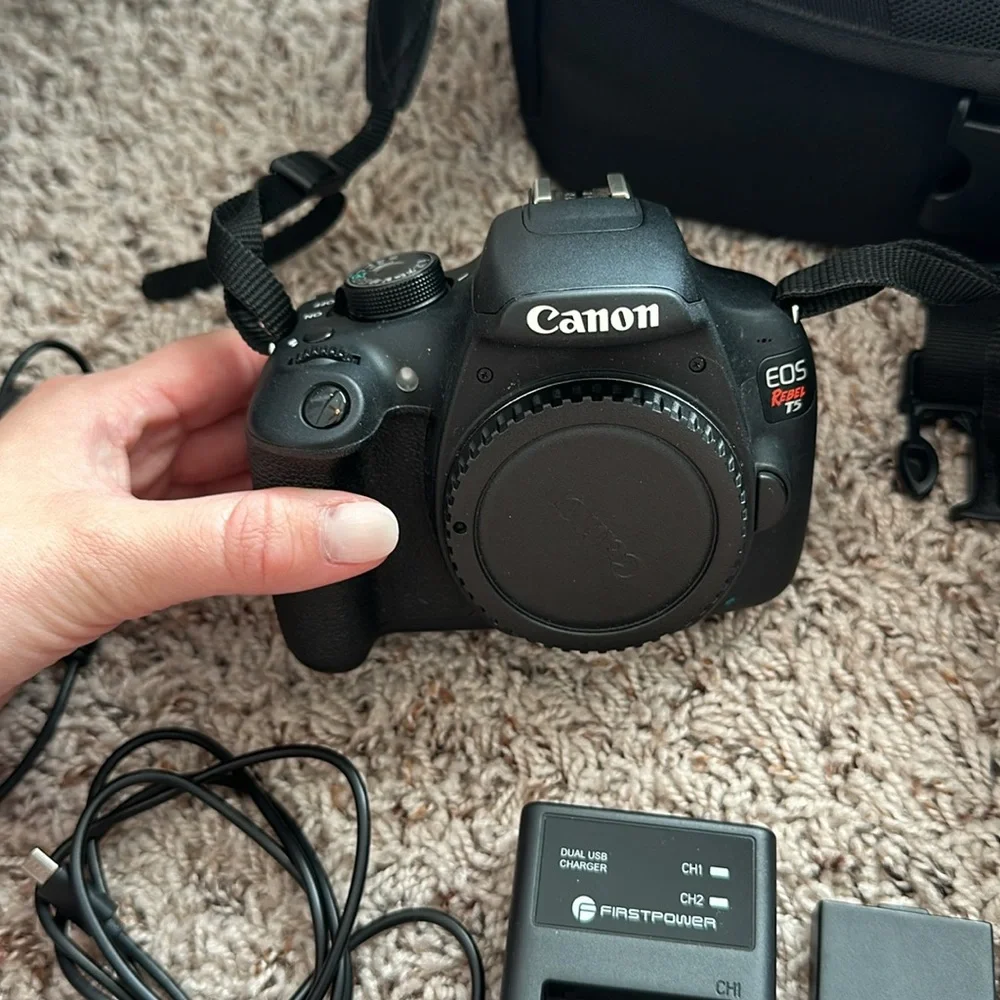Canon EOS Rebel T5 Black Camera Set - Picture 3 of 10